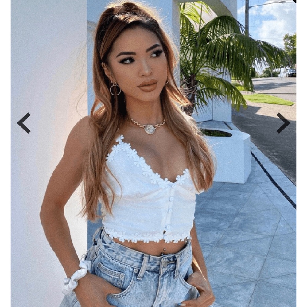 Lace Trim Button Up Front Dobby Crop Top
